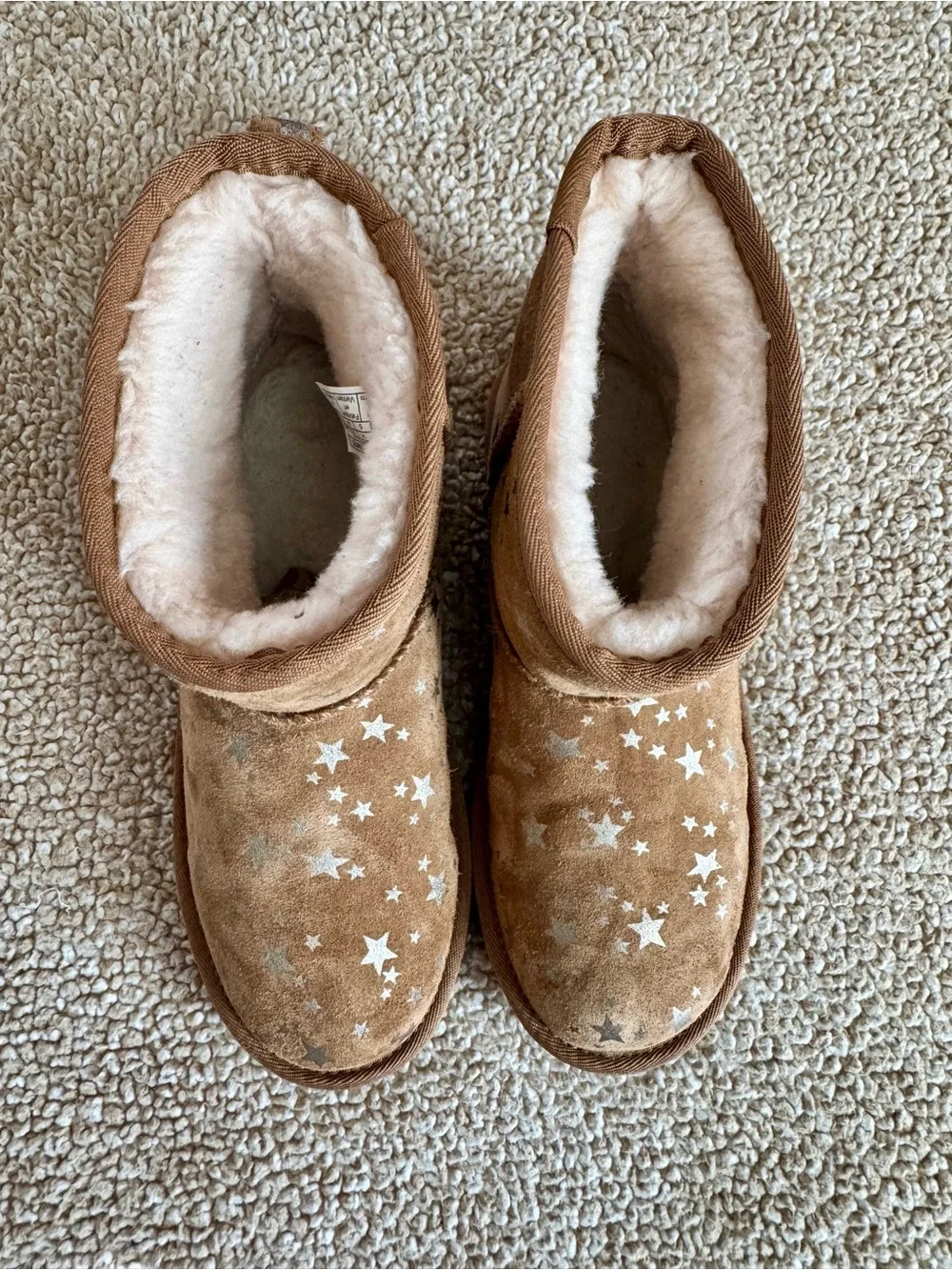 UGG Classic II Mini Metallic Star Print Boots Big Kids Girls Size 6
